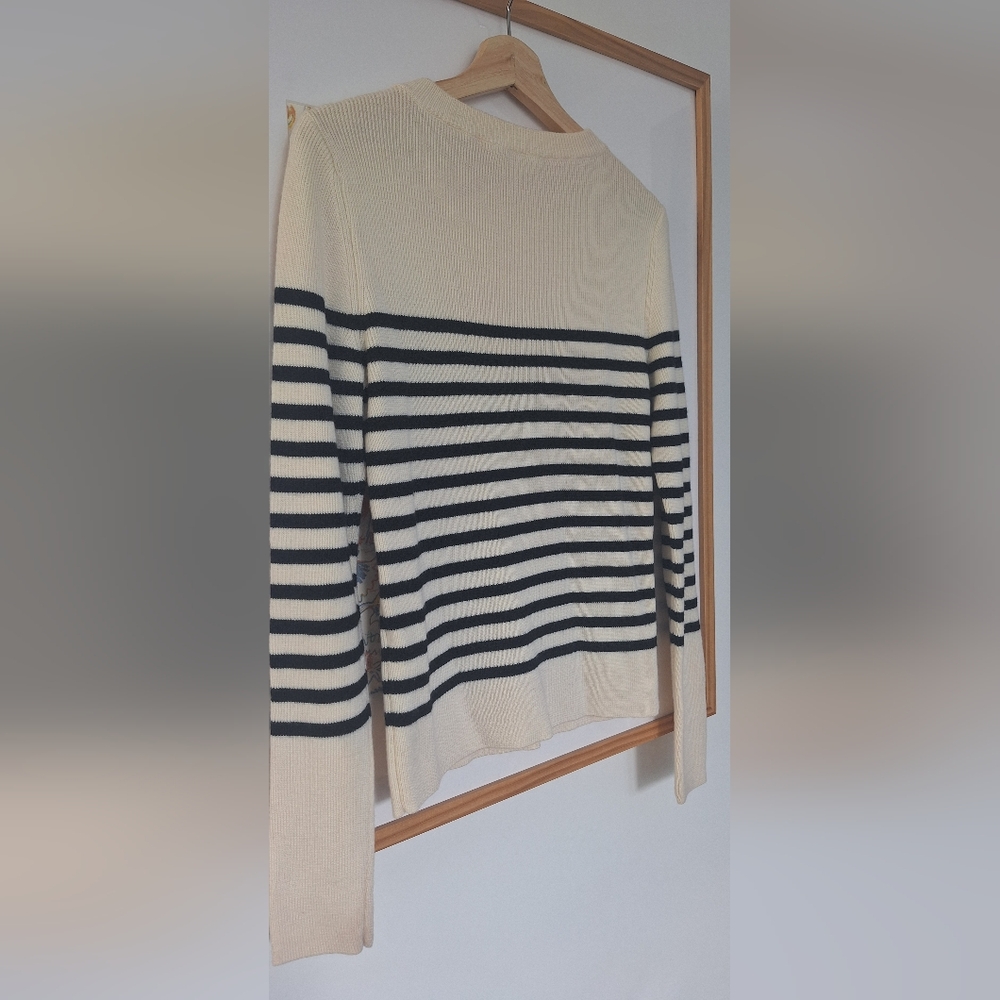 Frame 100% Merino Wool Sweater - Picture 4 of 8